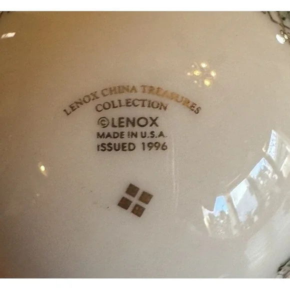 Lenox~China Treasures Collection~Goose Egg ~Brass Stand‎ ~USA Made 1996 Easter - Picture 10 of 11